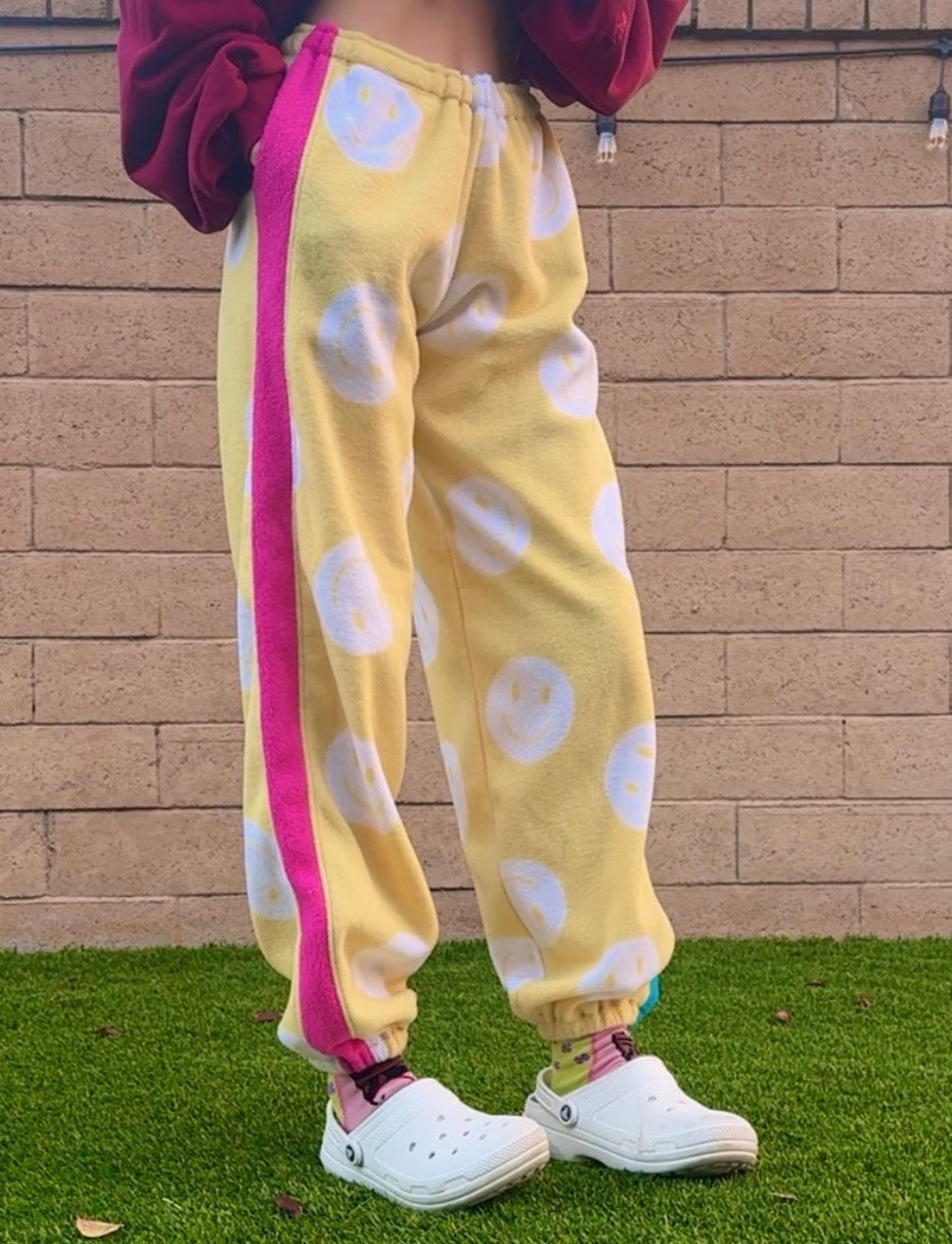 Custom Cozy Smiley Duo Groovers